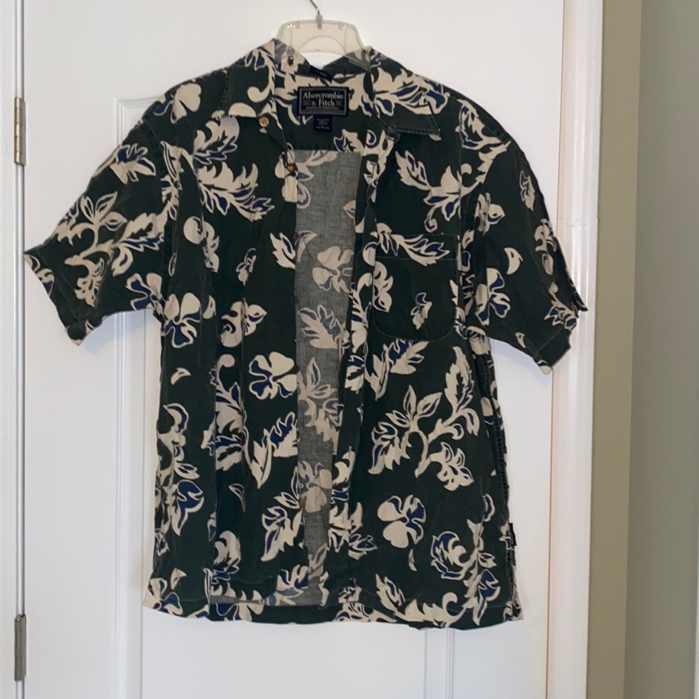 Abercrombie & Fitch green and blue flower shirt with brown buttons